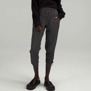 Lululemon Dance Studio Mid-Rise Cropped Pant
Graphite Grey 2023 Size 8